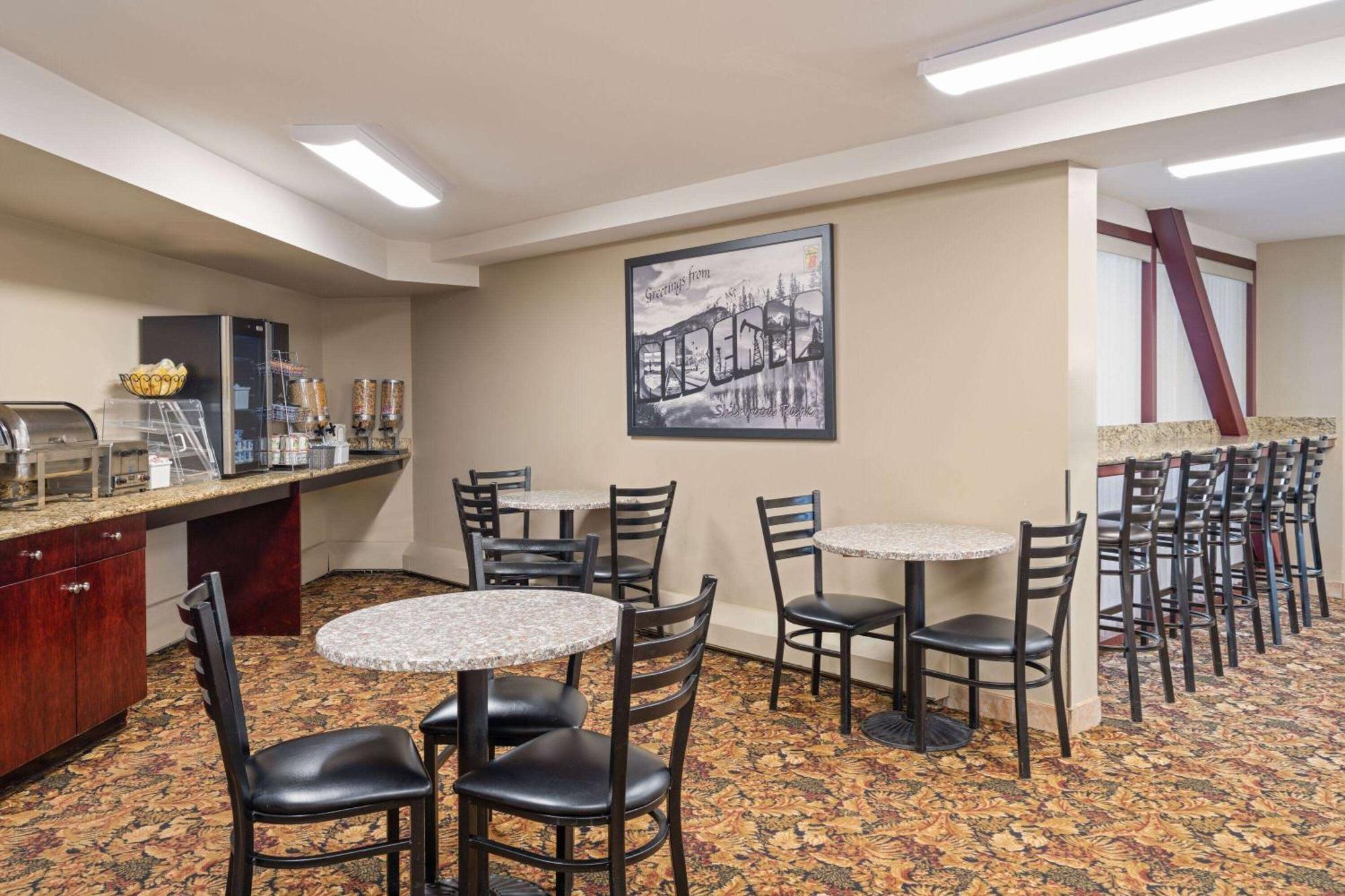 Super 8 By Wyndham Sherwood Park/Edmonton Area Εξωτερικό φωτογραφία