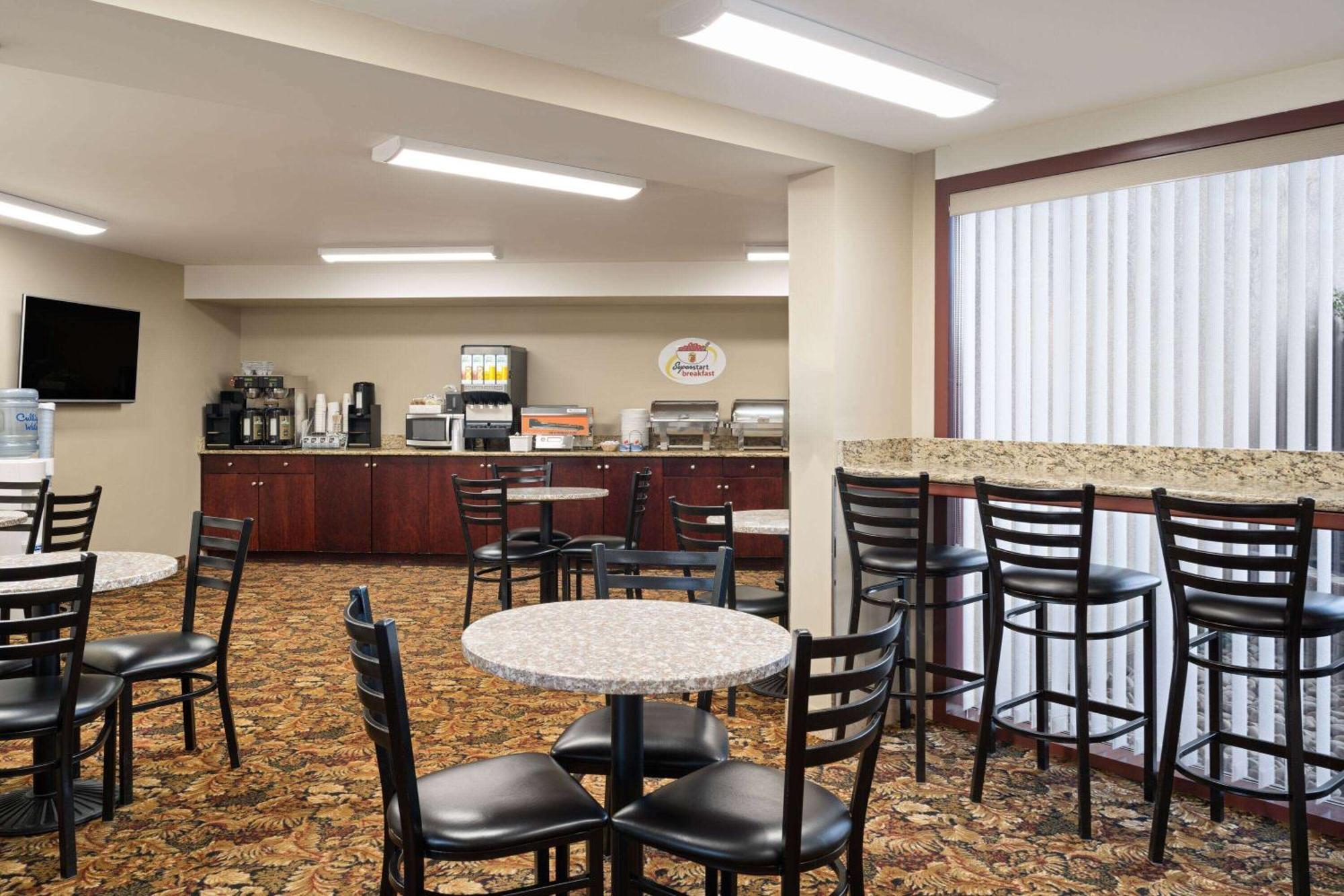 Super 8 By Wyndham Sherwood Park/Edmonton Area Εξωτερικό φωτογραφία