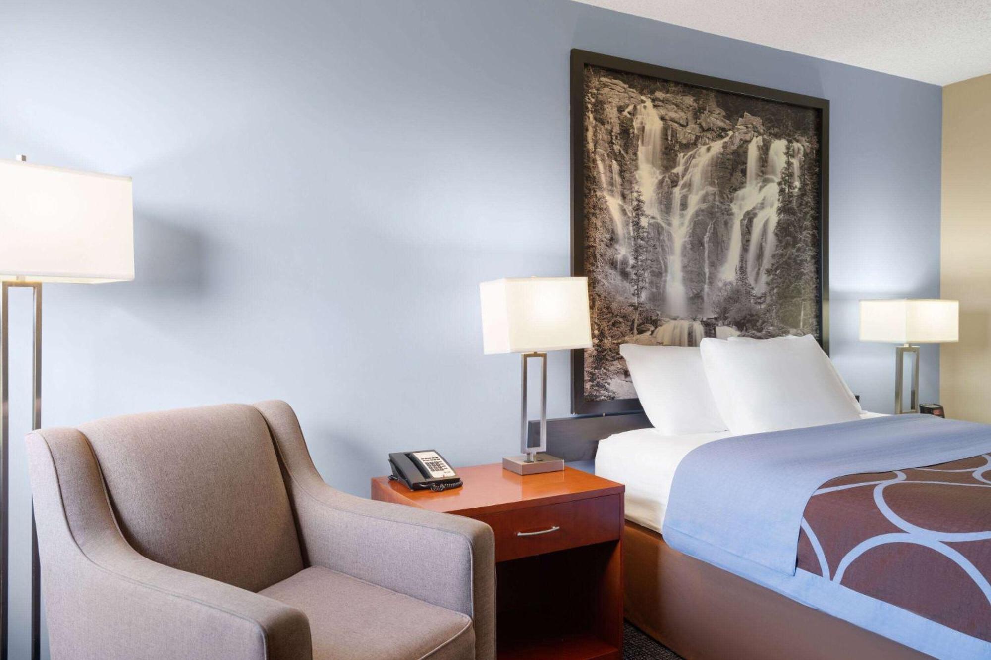 Super 8 By Wyndham Sherwood Park/Edmonton Area Εξωτερικό φωτογραφία