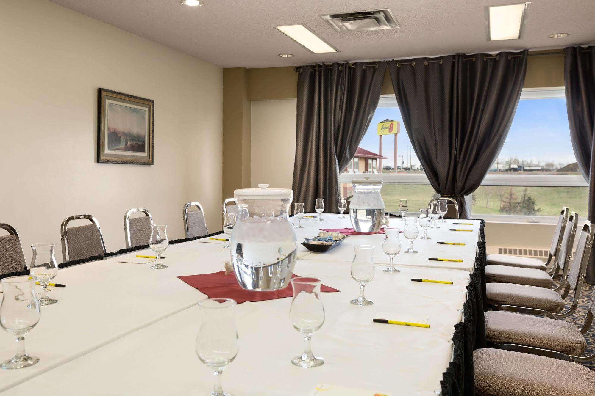 Super 8 By Wyndham Sherwood Park/Edmonton Area Εξωτερικό φωτογραφία
